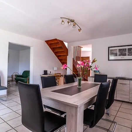 Spacious House In The Country With Pool & Wifi